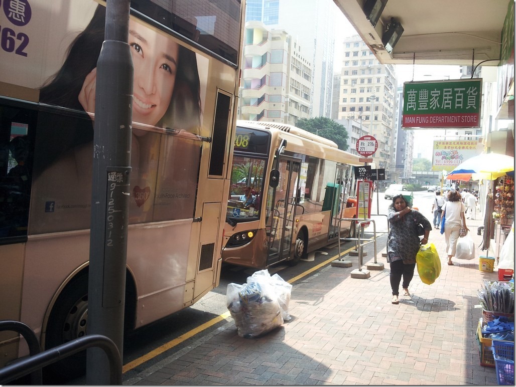 香港旅游 第三天 2012-10-09 - 窝打老道附近的公交和道路