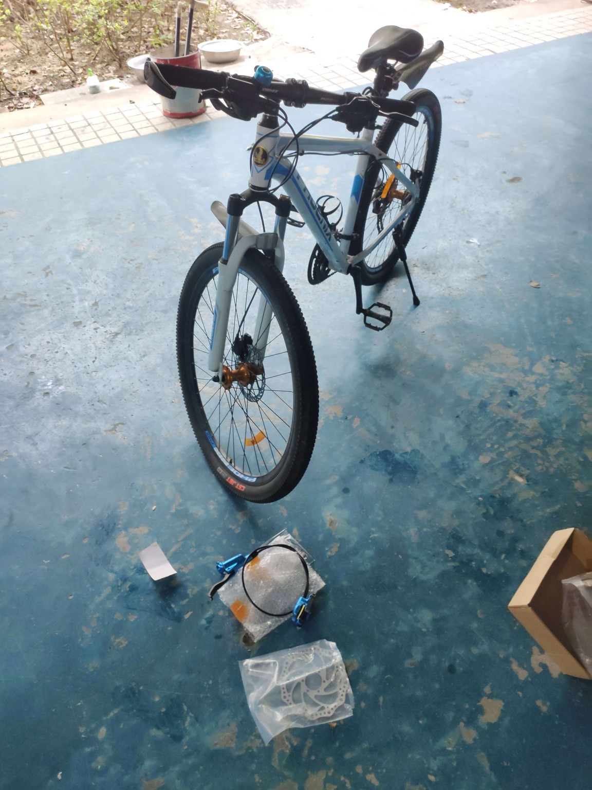 【记录】去修自行车的刹车系统：换油碟刹和刹车片